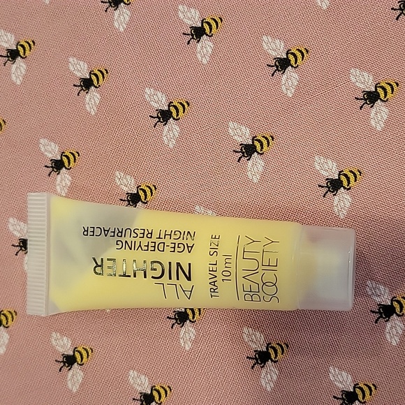 Beauty Society Travel Skincare - 8 Total Items - Picture 8 of 16